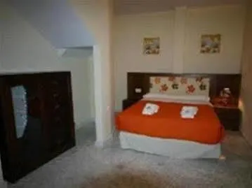 Mercader De Sedas Apartments *